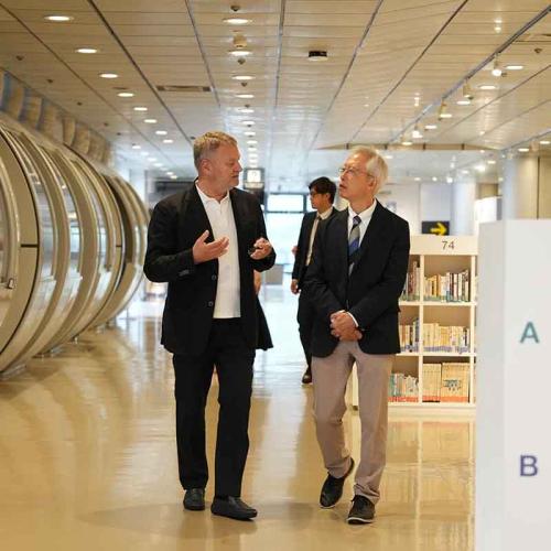 Pavilionul României donează piese autentice ale portului traditional românesc Muzeului Național de Etnologie din Osaka 1