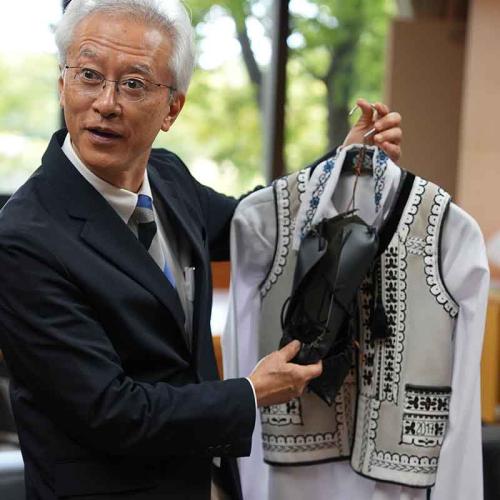 Pavilionul României donează piese autentice ale portului traditional românesc Muzeului Național de Etnologie din Osaka 3